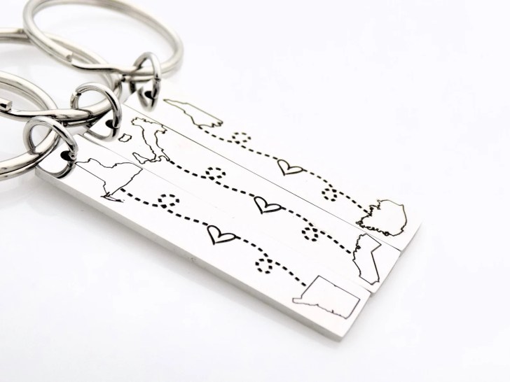 engraved personalized state keychain best long distance relationship gifts