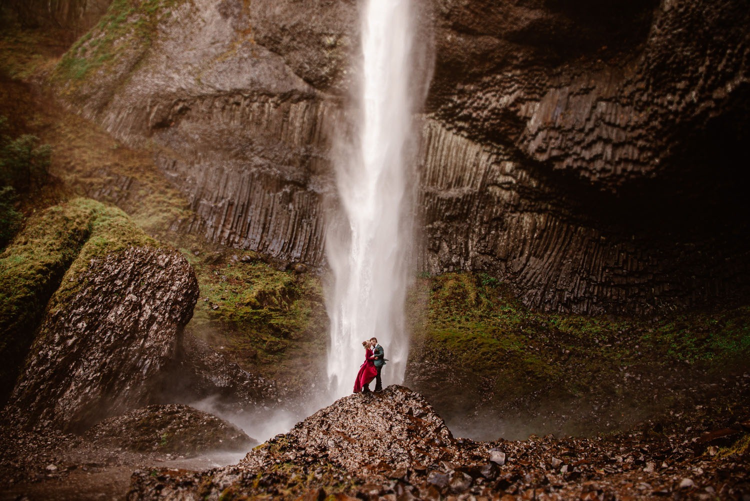 Portland Oregon waterfall honeymoon destination in the US