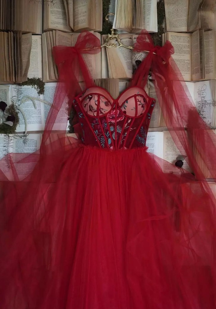 sexy flower corset tulle ballgown dark red wedding dresses