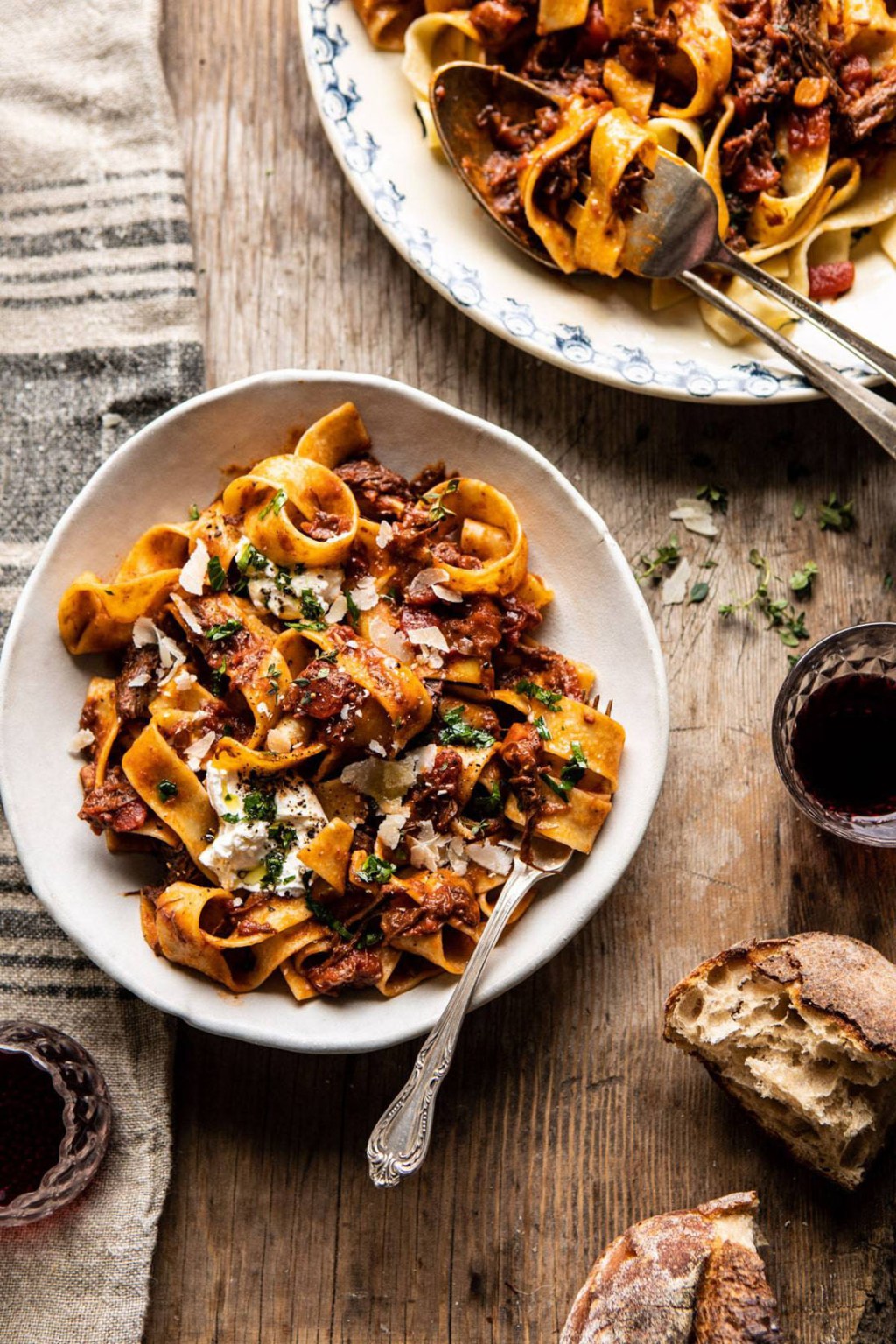 slow cooker red wine ragù pasta comfort food Sunday fall dinner ideas and recipes