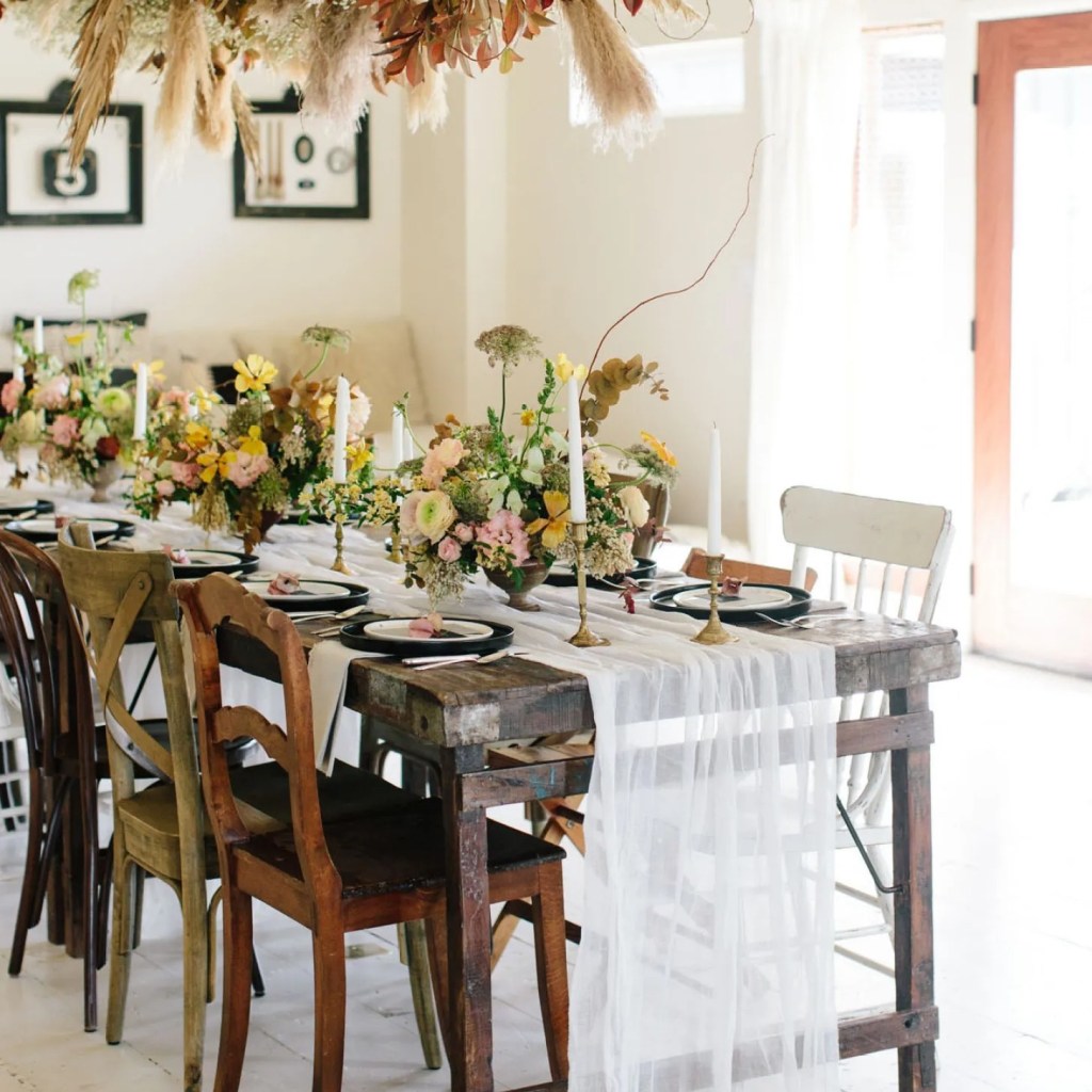 table setting fall dinner party ideas